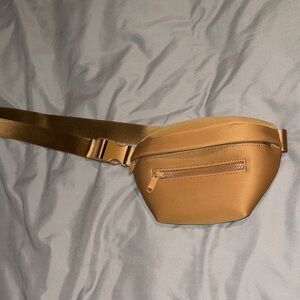 Quince Belt bag